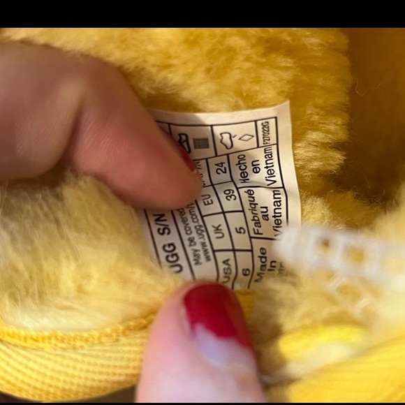 Ugg Neumel Yellow Boots Size 6 - Picture 4 of 5